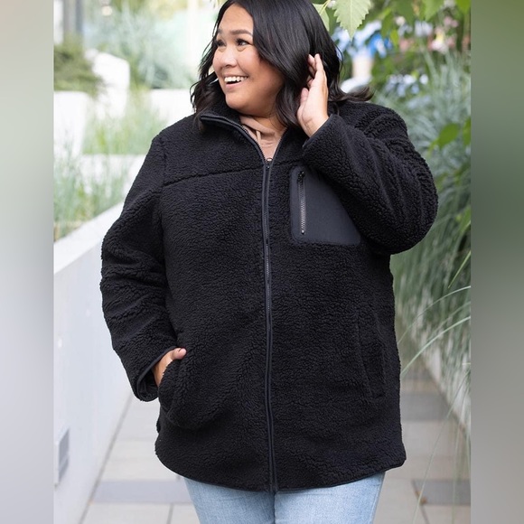 Sherpa jacket size Large - Picture 2 of 2